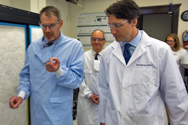 Photo of Prime Minister Justin Trudeau, U of T's President, and Peter Zandstra