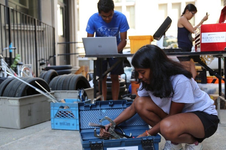 photo of students packing