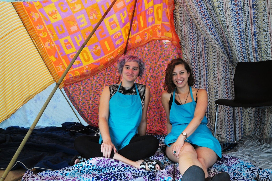 photo of Jennie and Sara in the fort