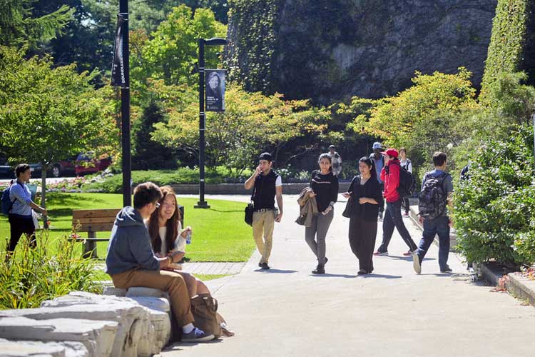 photo of students strolling on UTSC campus