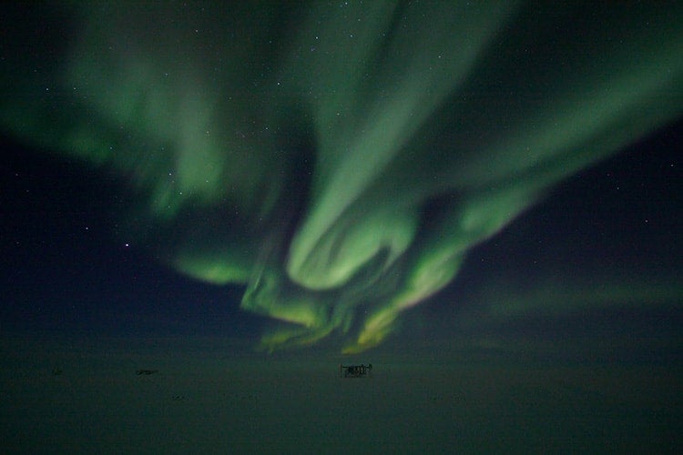 Keith Vanderlinde photo of auroras at South Pole