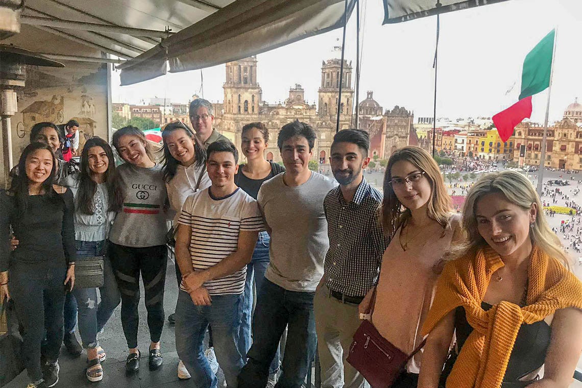 Photo of undergraduate students in Mexico