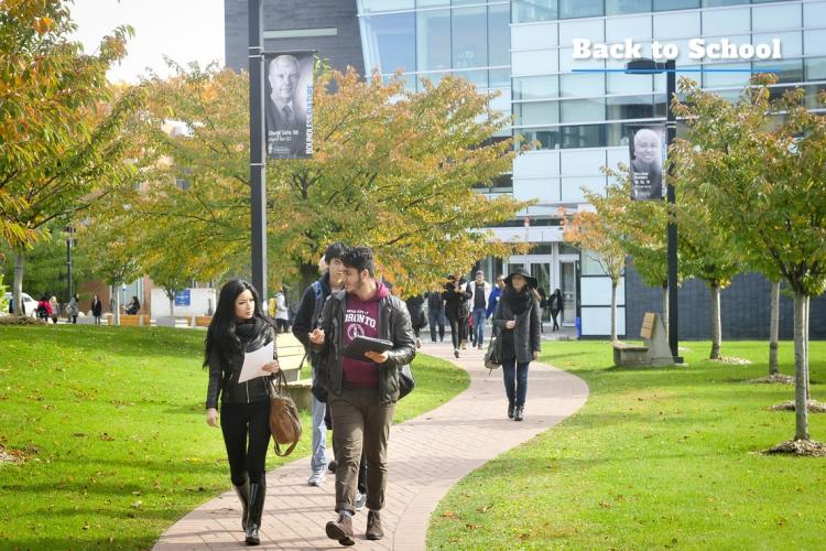 Photo of students at U of T Scarborough