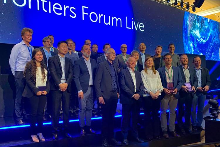 group photo of the Frontiers Planet prize recipients 