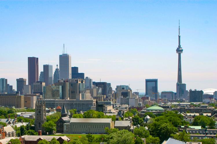U of T campus and toronto skyline with cn tower in the background
