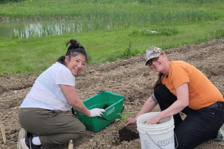 Student Lisa Owl and Professor Melanie Jeffrey