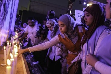 photo of relatives of EgyptAir crash victims at vigil