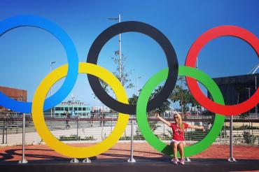 photo of Hampson sitting on rings