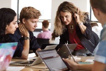 Teresa Kramarz teaches students