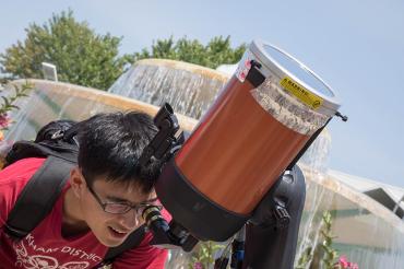 Eclipse watching at the CNE photo