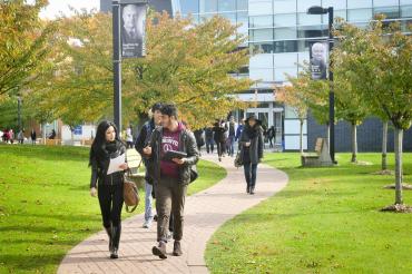 photo of students walking at U of T Scarborough