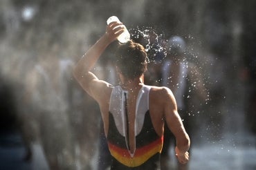 Athlete cools off at Tokyo Olympics