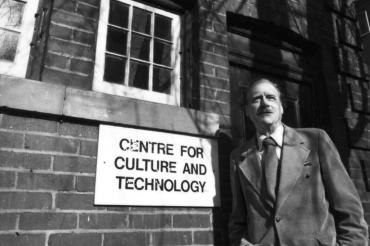 Marshall McLuhan outside the Coach House Institute in 1973