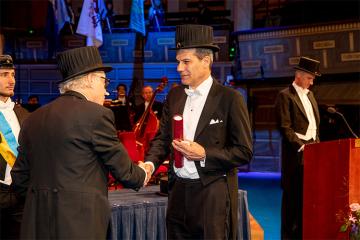 Richard Florida receiving his honorary degree