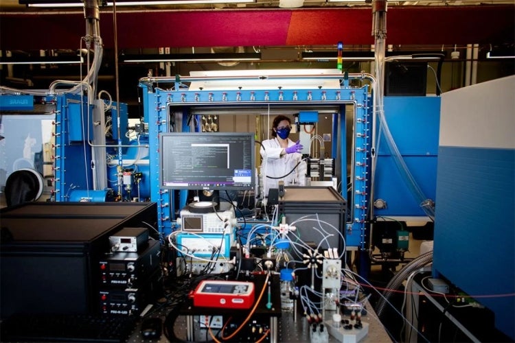 Aspuru-Guzik Lab Manager Emily Hopkins operating the materials acceleration platform (MAP)